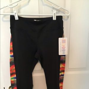 NWT~ LuLaRoe XS Jade athletic Capri pants